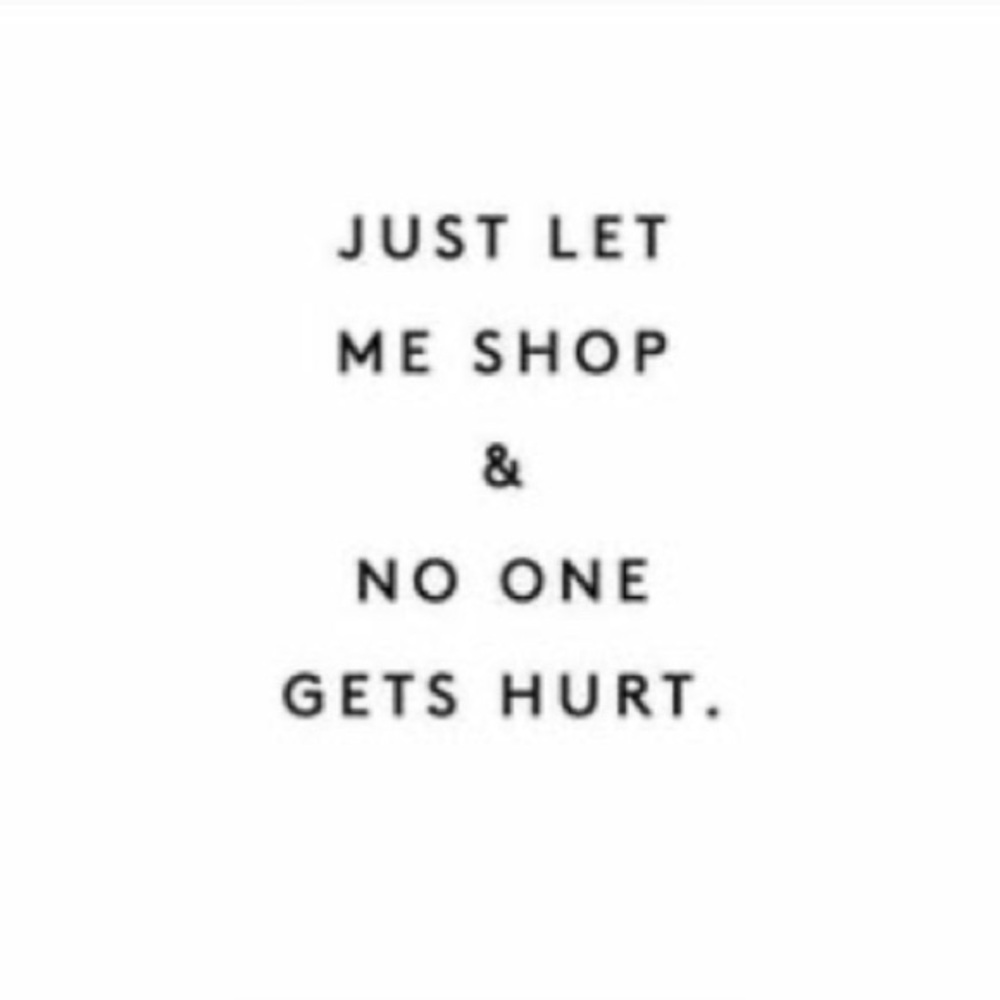 Welcome to my closet!🥰❤️🥰❤️🥰 - Picture 10 of 14